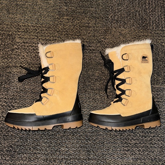 New Tan Sorel boots - Picture 5 of 5